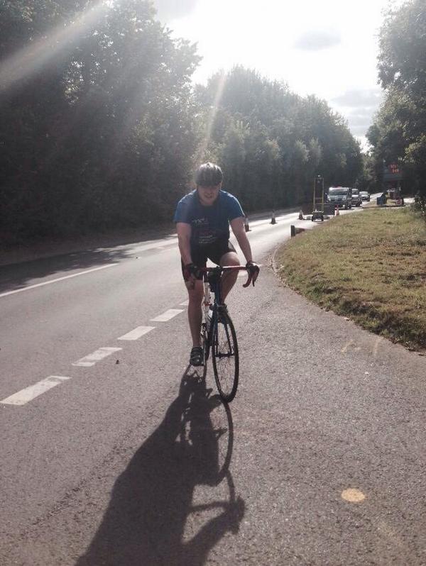 mncycle200's tweet image. 0900: Arriving at the Cotswolds! #mnda #mnd Getting sunny! 😎