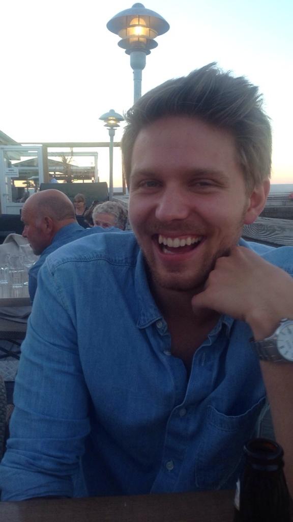 JSvensson94's tweet photo. Stort grattis på systemetdagen din fina jäffel @tbexell http://t.co/3iXSiTtext