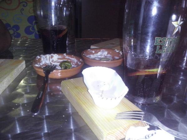 MyrikaChispas's tweet photo. Noche completa con la persona mas especial del mundo. Gracias por hacerme feliz @MaikelMusico7 http://t.co/KvtkvzkXzp