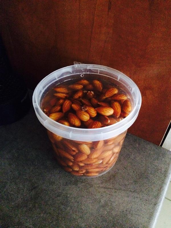 elainemhughes's tweet photo. Soaked nuts, 5k jog and eggs for breakfast @jlordofficial @DaveMogseyPT #healthy fats#good start http://t.co/EOfIHxIvFe