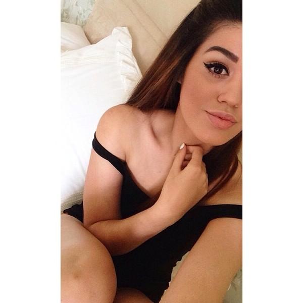 lilly_brett's tweet photo. Selfieeee http://t.co/6DllAkSg7B