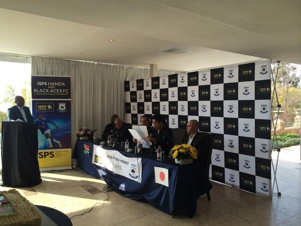 ISPSFootball's tweet image. Dr. Handa educating South African media about @ISPSGolf &amp;amp; our vision of using sport as a tool for positive change.