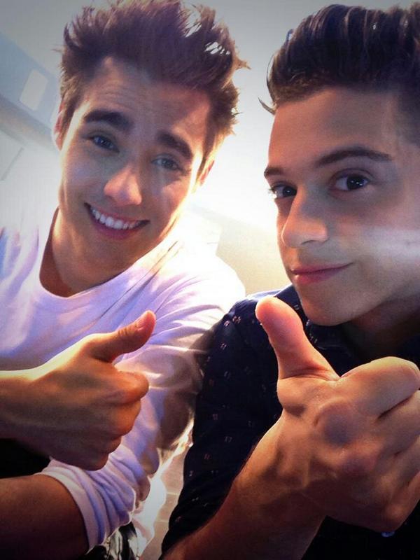 amooJorgeBlanco's tweet photo. YEAAH 👍 LES GUSTA 😁 http://t.co/1f9L6Fvyeb