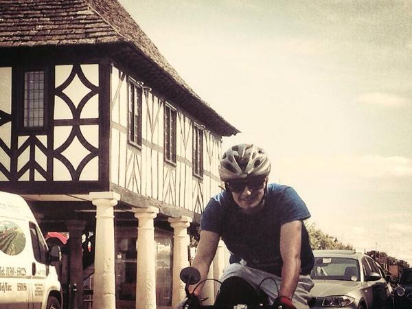 mncycle200's tweet image. 1030: Passing through Royal Wotton Bassett #mnd justgiving.com/Tom-Kinver1/?u… Keep it up Tom and Theo