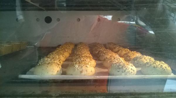 PuratosUK's tweet image. @abst_ @BritishBaker sneak peak at the rolls by presidents cup winner Michael Dutton #sourdough #seededbread #winner