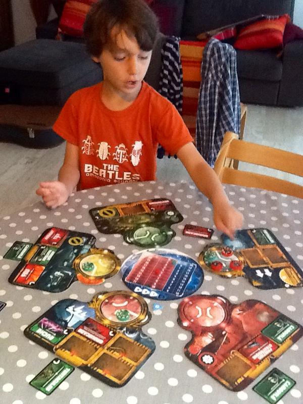 KriMarz's tweet photo. Découverte de #Theseus avec Ewenn... Encore une tuerie signée #Portal ! http://t.co/7Qq12AAIaJ