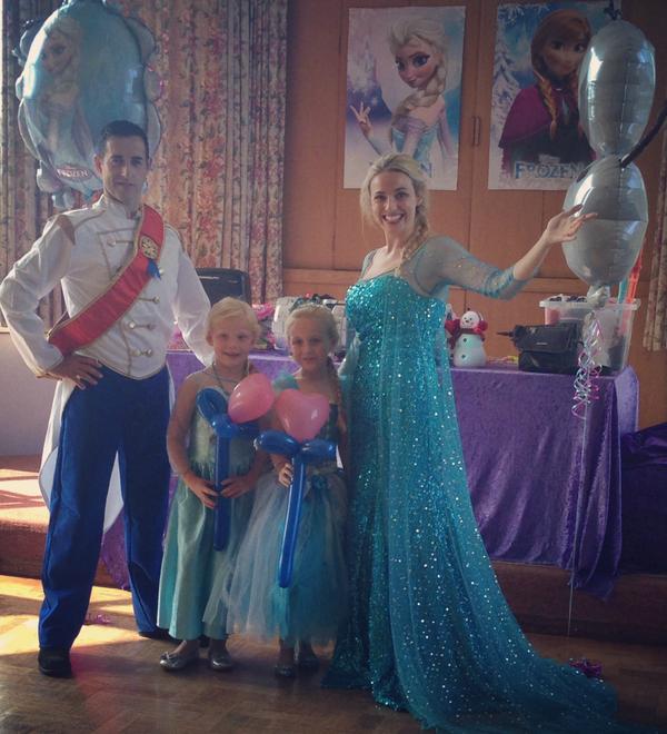PartyBellesUK's tweet photo. #FrozenParties are coming in thick and fast. #QueenElsa and #PrincessAnna and #PrinceHans are in high demand. http://t.co/MUTwwJqXsw