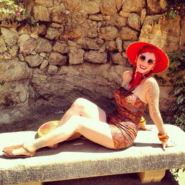GreyhoundVintag's tweet photo. Way back Wednesday, holiday in BCN. It was awesome #waybackwednesday http://t.co/2qJC2aQlT2