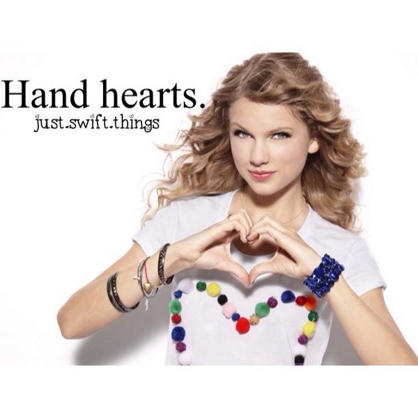 swift_things's tweet image. Hand hearts