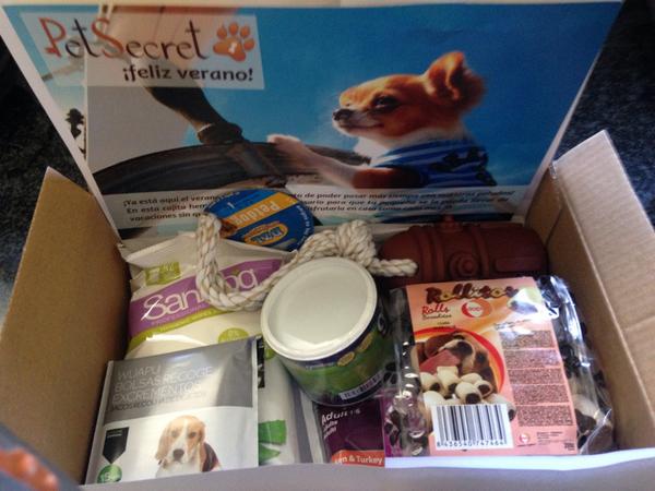 amoalauraUPPL's tweet photo. Lo que comen mis perritos 
PET  SECRET
http://t.co/LjSGi3TOzs http://t.co/q2TWar683u