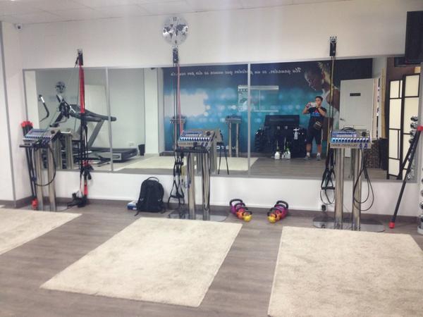 CabaCoke's tweet photo. De este estilo serán nuestros centros E-fit de Málaga y Puerto Banús! http://t.co/L0ftsOL3dP