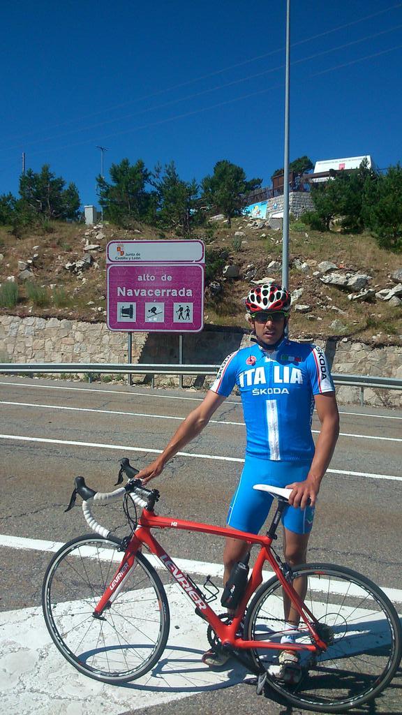 levrierspain's tweet photo. @elnegro_80 probando la #levrierH2 en #navacerrada http://t.co/sgN7cwymjm