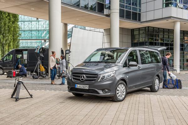 Motor1italia's tweet photo. #mbvito Tourer, ultra personalizzabile per il trasporto persone @MBItaliaVAN @omnifurgone http://t.co/hqpGk1FLrN http://t.co/zJEdtmYWil