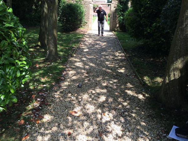 HarthamPark's tweet photo. @CompleteBoules having a go ahead of the tournament http://t.co/T9JJzoR1ZQ