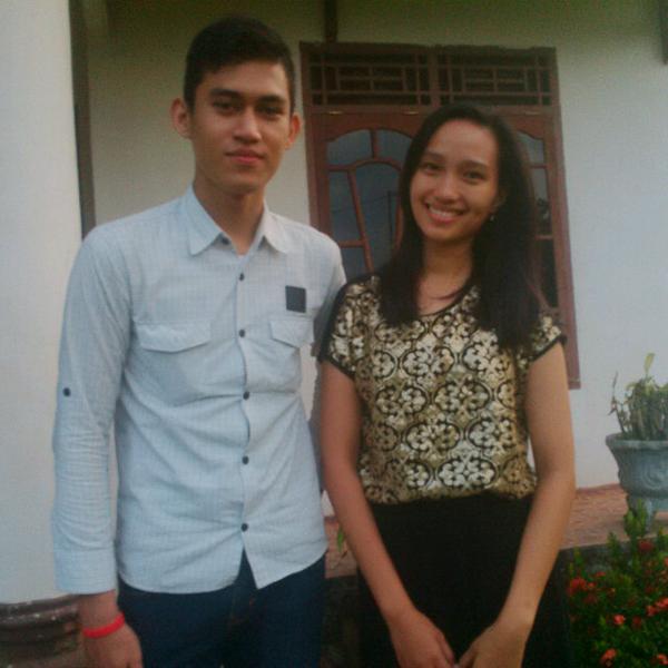 Renaldisputraa's tweet photo. Lebaran with my dear @Meidyanabayaa http://t.co/7m4Hzz8msS