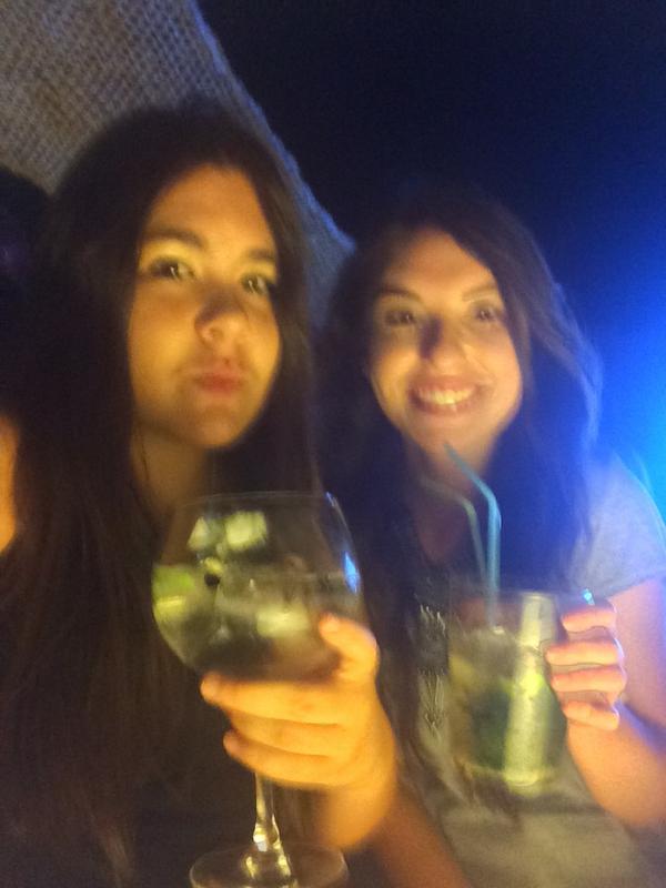 claudiadiaz96's tweet photo. Muy buena noche la de ayer con mis amores @diana_khomych @Elee_FF @ana23sp @L22a http://t.co/GajipFyaQb