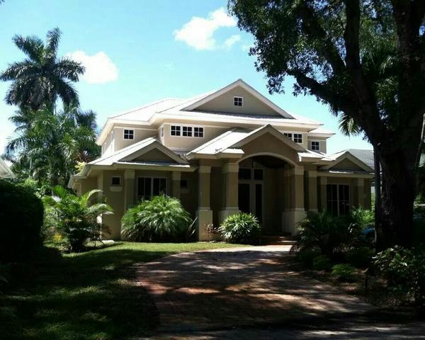 AMJohnsonAIA's tweet photo. Two story house by AM Johnson located in downtown Naples. http://t.co/vz7t5ACK0U