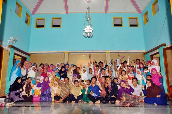 BPPDPurbalingga's tweet photo. Juli 2014 w/ @aldianifauziyah @andipranowo1 @andiplanplan @Renitapuspi @eghaentogh atika uni suci meli siwi rudi dll http://t.co/NLYALceEEp