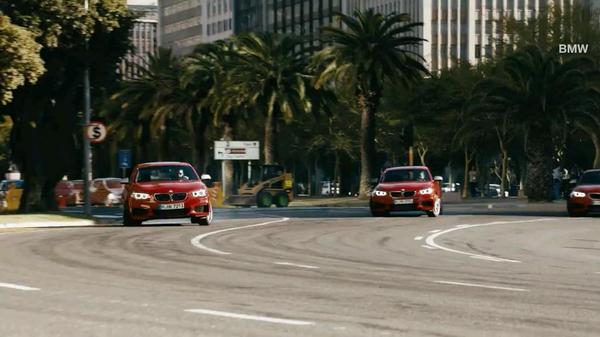 DirectionAssist's tweet image. Et #BMW inventa le #driftmob : youtu.be/vz2rAgXjkCA #bmwstories @BMWFrance