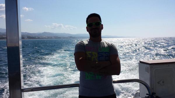 antonicaro86's tweet photo. Paseo en barco.una maravilla jajaja http://t.co/65kWvIeXUD