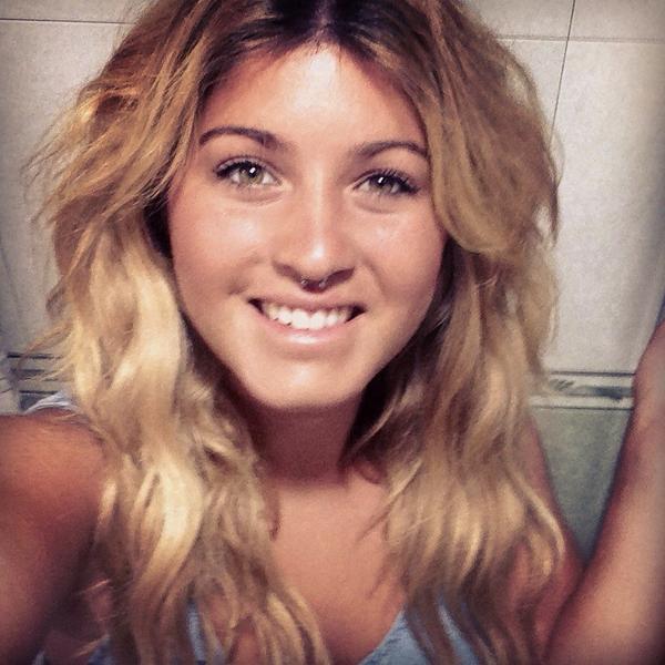 Noemi_Gu's tweet photo. La vida es corta para no estar sonriendo☀️☀️☀️ http://t.co/k4UL27cnLz
