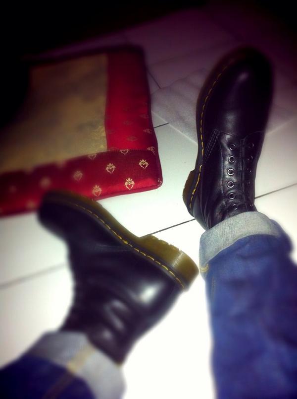 walk with pride lads RT <a href="/BorneLicious/">panda</a>: Tengkyuu yah Dr. Martens 1460 nya <a href="/StuntGirlShop/">StuntGirlShop</a> makin ngerock \m/