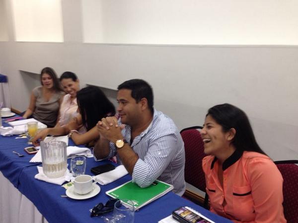 karenabudi's tweet photo. La @gestionsocialbq es posible gracias a un equipo de trabajo sólido, conocedor y comprometido con el tejido social http://t.co/Dqx7mWRLux