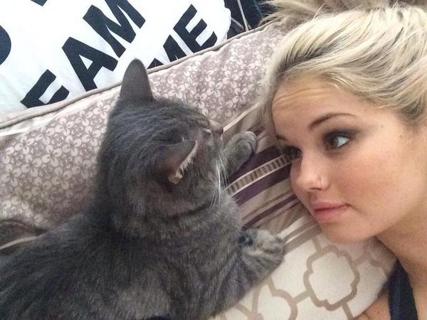 Single life😋
Hi from my baby😸