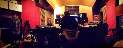 popmusic__Fan's tweet photo. Different city, different studio. #MUSICDAY #music http://t.co/DPOApx987C