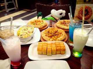 Kenyang kenyang!!!@adeliaagyan <a href="/dinsbek/">Bek</a>