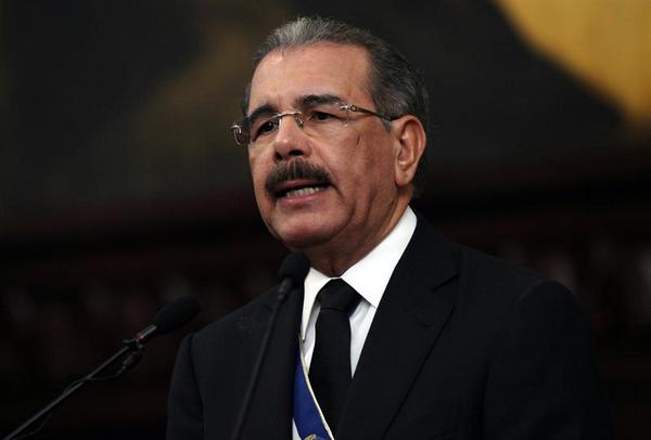Dos años después, #Aduanas hace quedar en ridículo al presidente <a href="/DaniloMedina/">Danilo Medina</a> 7di.as/1nIWQxD