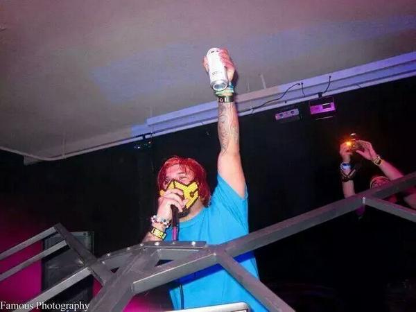 liquidnitro559's tweet photo. Edm party http://t.co/7CXJktg6ZR