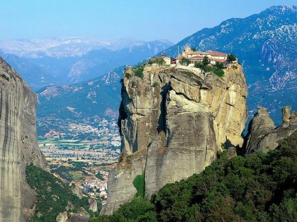 riboworld's tweet photo. Meteora, Greece. http://t.co/jZtnR8Z3MH