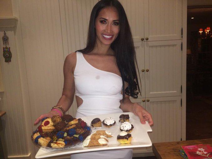 Baking some cookies http://t.co/kQpcgEUKzI<a href="/tag/dj"class="tags"><span>#dj</span></a><a href="/tag/tuesdaytease"class="tags"><span>#tuesdaytease</span></a><a href="/tag/angievuha"class="tags"><span>#angievuha</span></a>