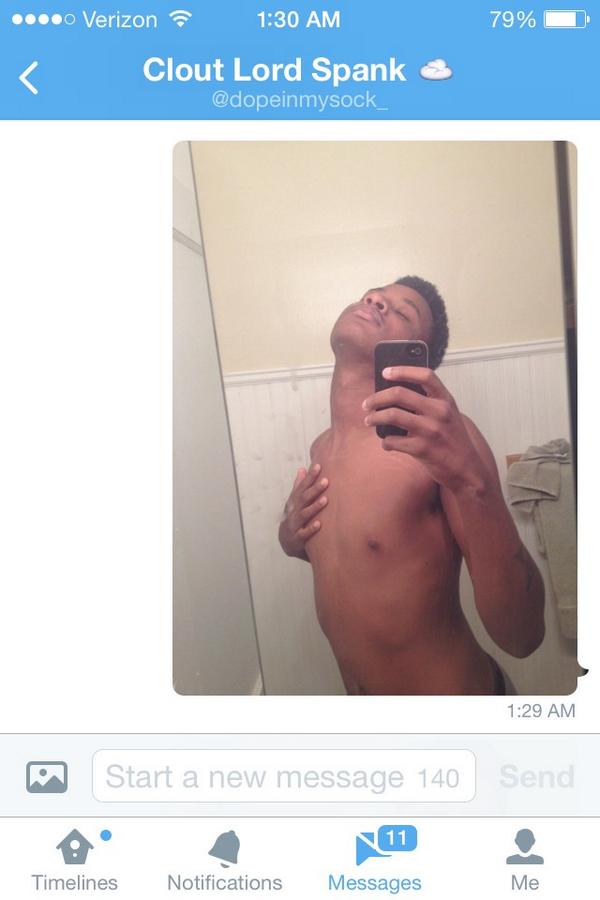 FuckTheFedz's tweet photo. "@PurpleCaine: This nigga gone dm my girl he thought he was finna get da nudes....little did he know http://t.co/LoZ6BNDZVd" lmfao