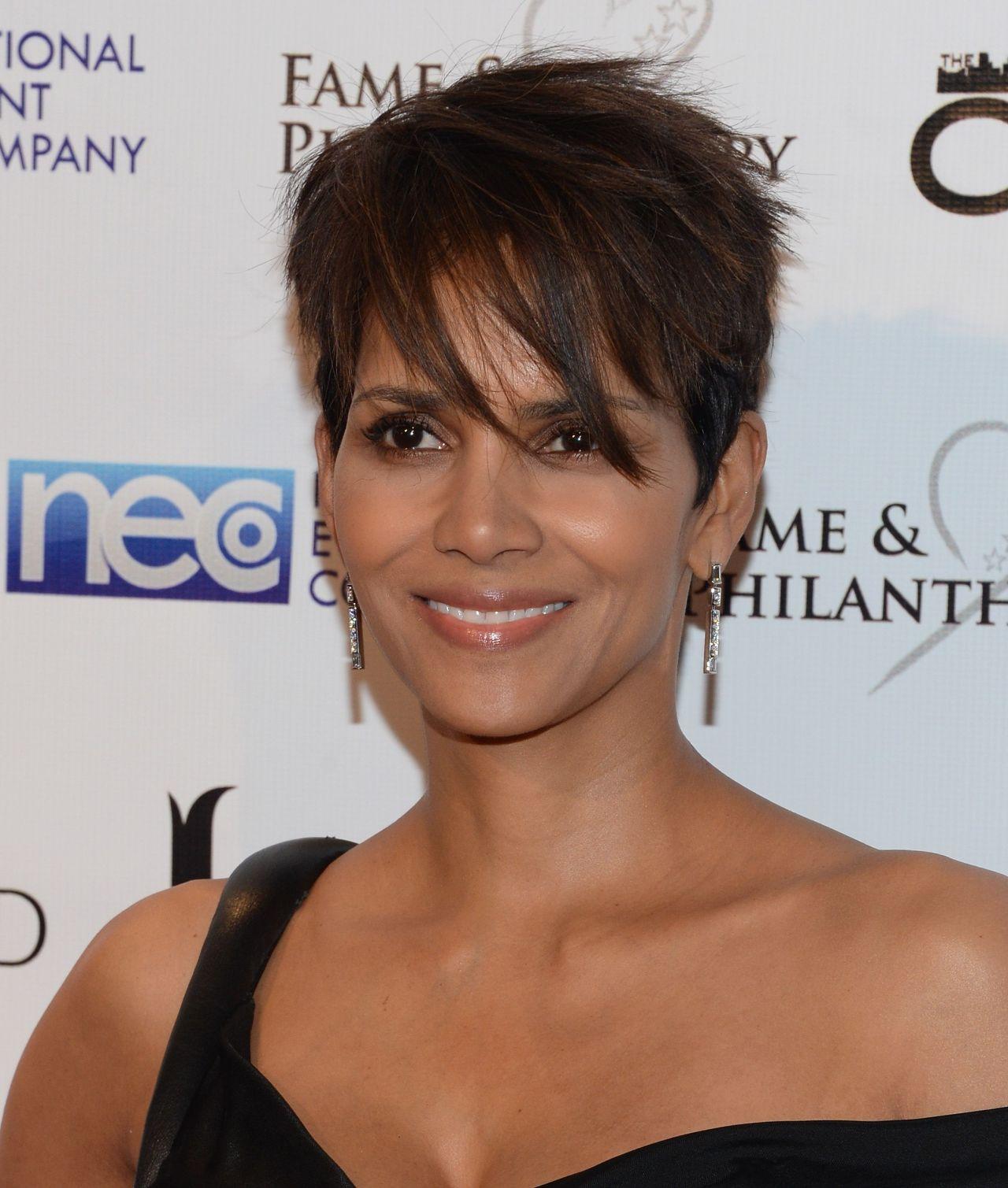 Does she ever age?? Wishing Halle Berry a very happy 48th birthday!! 