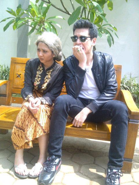 KEMILoverss's tweet image. Nayla lucu banget jadi nenek :D kenapa tuh Tristan gigit jari :D @kvinjulio @Jscmila