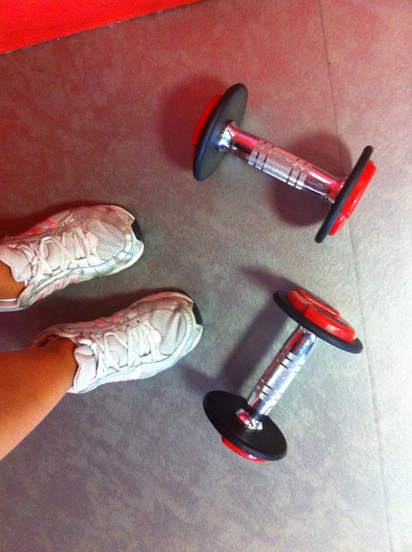 eiderxu's tweet photo. Gimmmm timeeeee!!! 💪💪💪💪 3 dias  para las vacaciones🌞🌞🌞🌞 http://t.co/75uRl0Q1jN