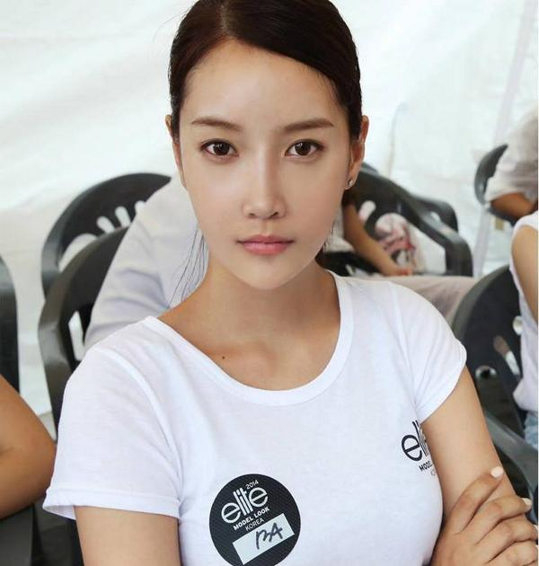 thaibanobagi's tweet photo. สาวเหงือใหญ่ จากรายการ let me in 4 เข้าประกวด Elite Model Look 2014 http://t.co/8J43CVe1tT
