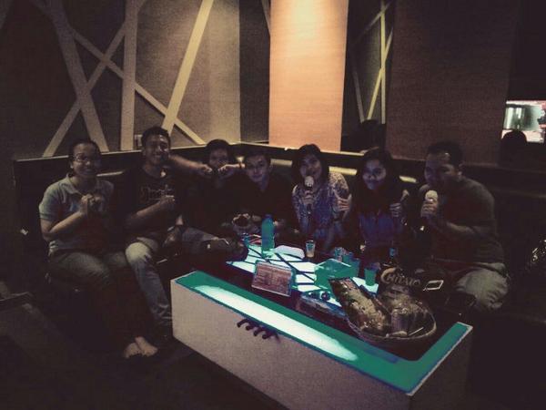 Eheeem RT<a href="/igaputri8/">Putri Kusuma</a>: Koar,,,koarrrr <a href="/ester_iyara/">Ester Iyara</a> <a href="/iyara_ester/">Ester Iyara</a> <a href="/DenokCantiek/">Helena Rima</a> "