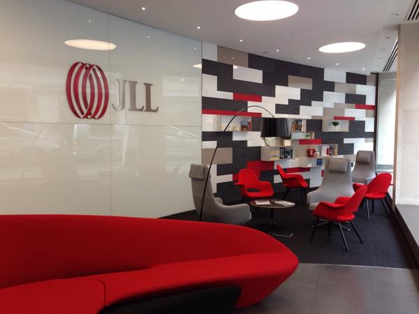 wadebaylis's tweet image. JLLs #London West End office looking smart this morning with it's (relatively) new reception fit out. #HelloJLL