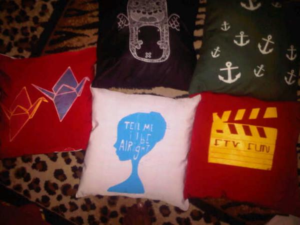 putridhinar's tweet photo. Yuukkk mari yg berminat bantal unique nya murmer bisa pesen gambarnya #bukalapak.. :D http://t.co/bCl0h7anfp