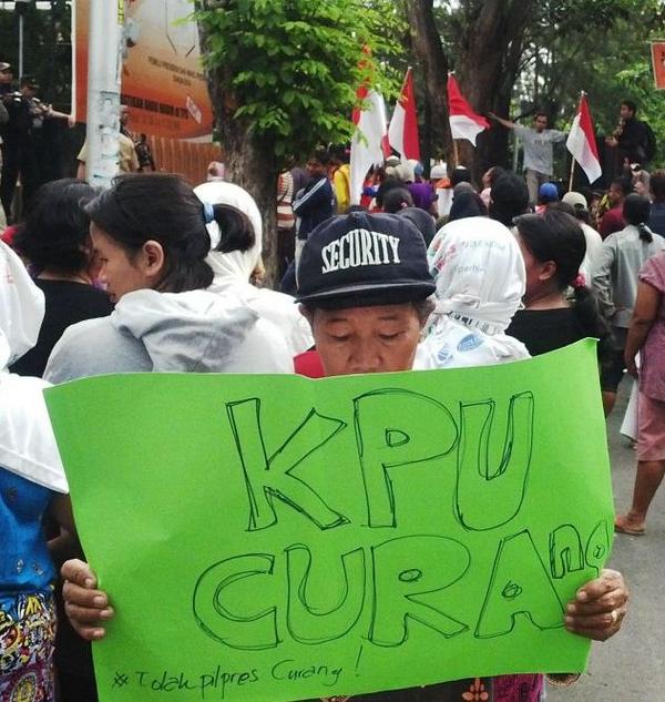 13.KPU milik rakyat,KPU CACAT jika tak realisasikan demokrasi Ind dg adil #Pilpres2014 #RakyatBergerak <a href="/cumarachel/">rachel maryam</a>