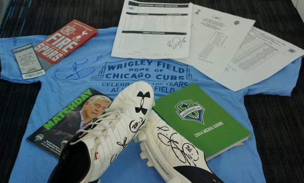 SpursOfficial's tweet photo. Want #THFCTOUR goods signed by @Ben_Davies33, @Aaron7Lennon, @Coco_Lamela & more? Enter - http://t.co/gOwEYcaMwr http://t.co/FFyHBmpIe9