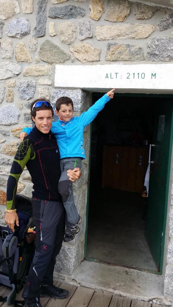 chava_sylvain's tweet photo. Magnifique rando refuge de la calme en famille #top ..👍👪💕 http://t.co/mqWWM1apZp