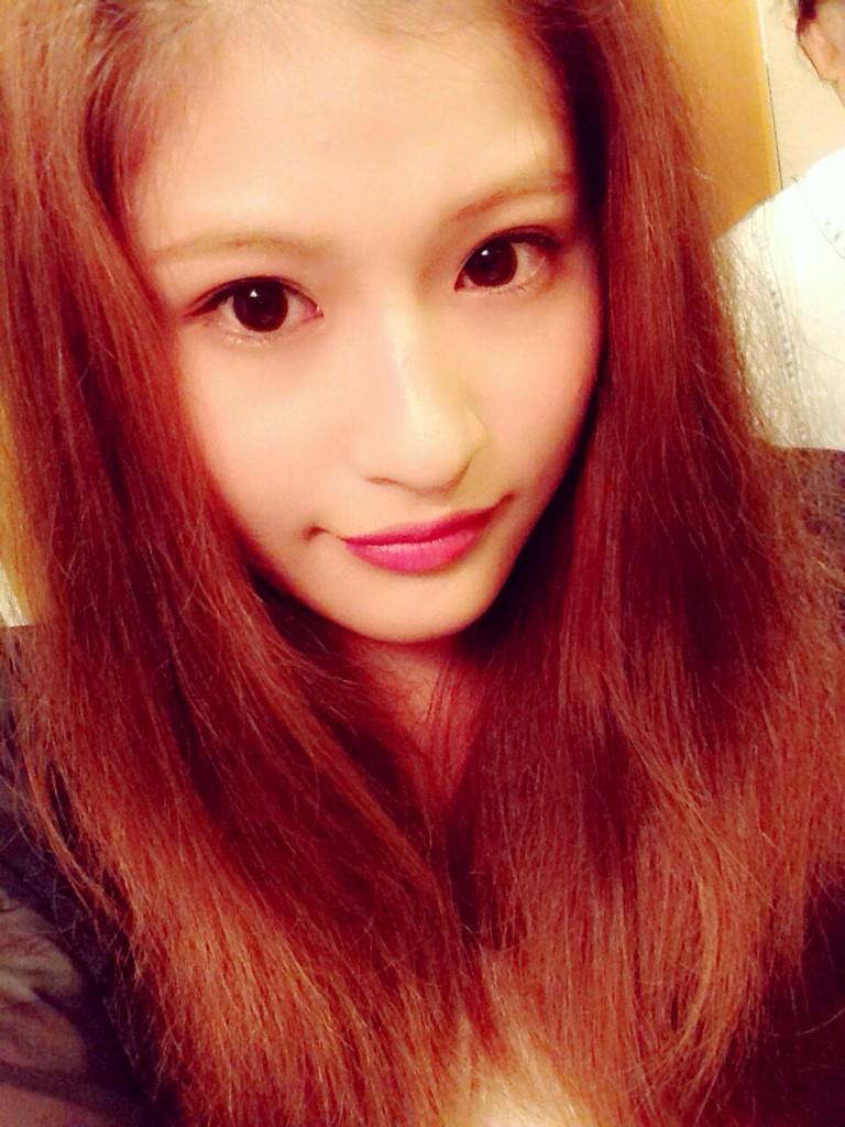 いぶきんまん No Twitter 今日はデコあげ 本当おでこ狭い 指3本しか入らないの 笑 おでこ狭い なんか素敵だと思ったらrtとかフォローお願いします Http T Co Jtyc335pmh