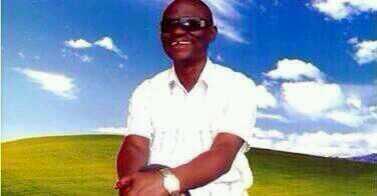 PaaKwesiHenry's tweet photo. #backinJhs when you come to school in a new pair of sneakers and your friends are giving you * new wele fans* http://t.co/ICJ4bT0wZe"