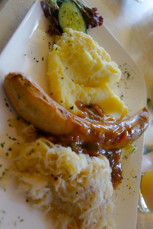 HIDEO_KOJIMA_EN's tweet photo. Sausage.
http://t.co/D0rsXwajYn”