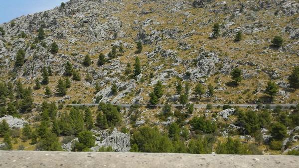 Ana_dxp's tweet photo. Jugandonos la vida por ver Sa Calobra!!con @antxonsax @FernandinhoF9  y #Delia http://t.co/UNualiLHPq