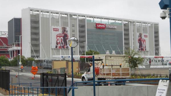 JALowePlays's tweet image. San Francisco 49er&apos;s partnered w/ #HelloBrocade #EMCForum